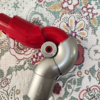 Dyson V12 Mobilya Altı Aparatı Kırıldı, Garanti Kapsamında Ücretsiz Değişim Talebi