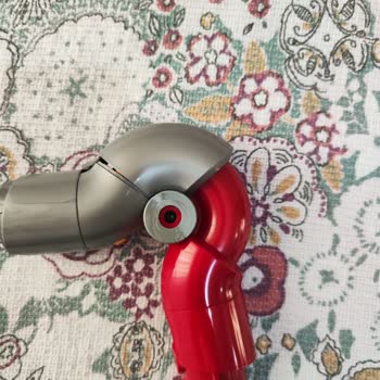 Dyson V12 Mobilya Altı Aparatı Kırıldı, Garanti Kapsamında Ücretsiz Değişim Talebi