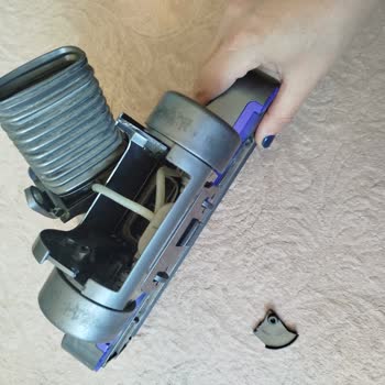 Dyson Süpürge Başlığının Kırılması Ücretsiz Garanti Değişimi Talebi