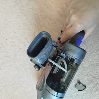 Dyson Süpürge Başlığının Kırılması Ücretsiz Garanti Değişimi Talebi