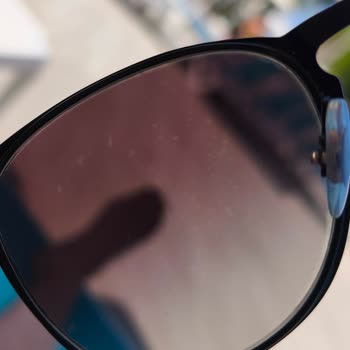 Rayban Gözlüğümde Cam Tabakasının Soyulması