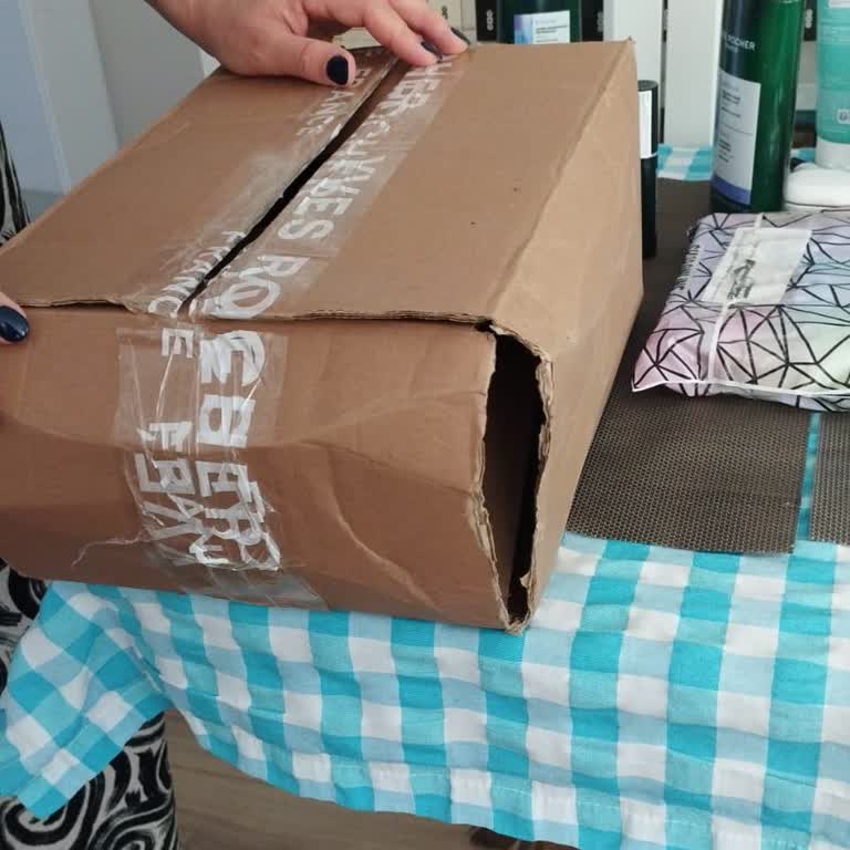 Yves Rocher Siparişimde Kırık Kargo Ve Eksik Maskara İçin Geri Ödeme Talebi