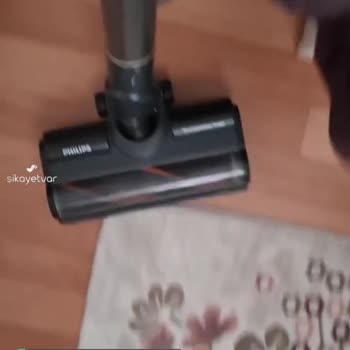 Philips Dik Süpürge Uyarı Verip Duruyor