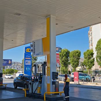 Motosikletlere Tek Pompayla Yakıt Verilmesi Zaman Kaybına Ve Ayrımcılığa Yol Açıyor