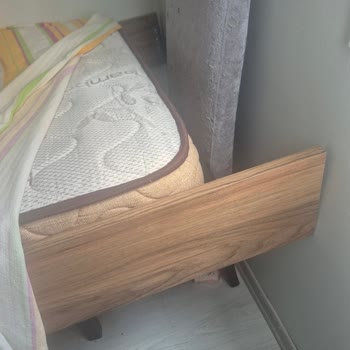 Montaj Hatası Nedeniyle Kırılan Yatak Başlığı Ve Geciken Servis Şikayeti