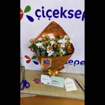 Çiçek Sepeti Görselle Uyuşmayan Çiçek Siparişi Ve Müşteri Hizmetlerinden Aldığım İlgisizlik