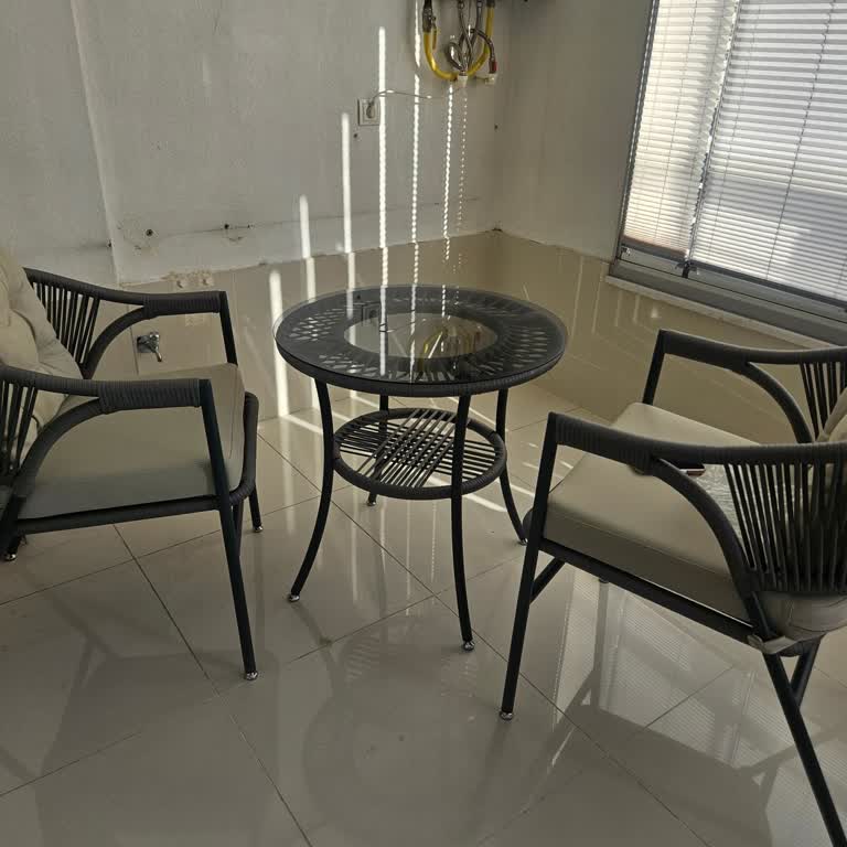 Vivense'de 4 Sandalyeli Bahçe Seti Eksik Teslim Edildi