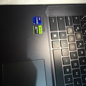 Sıfır Olması Gereken Laptop Açık Kutuda Ve Hasarlı Olarak Teslim Edildi
