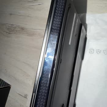 Sıfır Olması Gereken Laptop Açık Kutuda Ve Hasarlı Olarak Teslim Edildi