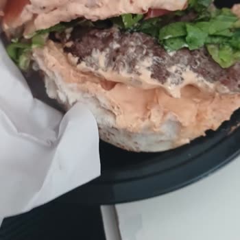 Migros Yemek'te Yanık Kadayıf Ve Yanlış Burger İçin İade Talebi