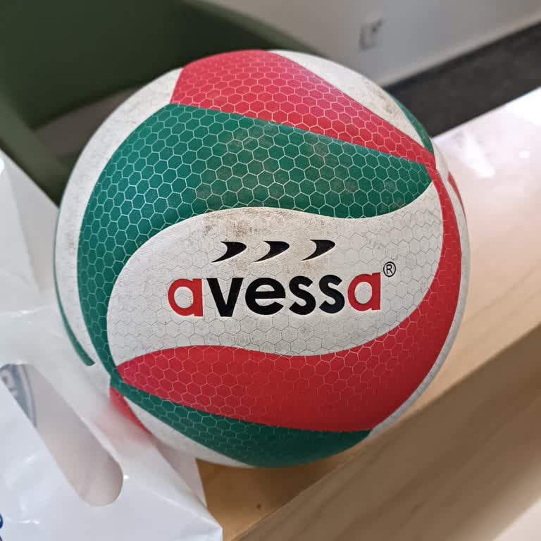 Avessa VL900 Voleybol Topu Aşırı Ağır Ve Kızarıklık Yapıyor, Değişim Talebi