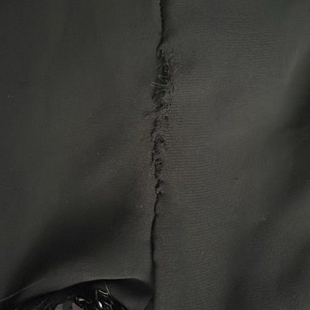 Waw Tesettür'ün Ayıplı Ve Beden Uymayan Abiyesi İçin İade Reddi, Ek Kargo Ücreti Talebi