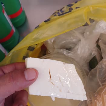 Şok Markette Peynirde Saç Bulunması Ve Hijyen Sorunu