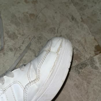 Ayakkabının Kısa Sürede Yırtılması Ve Tabanda Ayrılma Sorunu: Değişim Veya İade Talebi