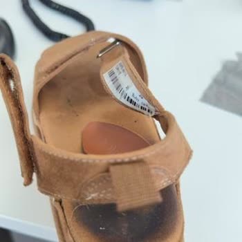 Derimod Sandaletinde Etiket Yapışkanlığı Sorunu Ve Çözüm Talebi