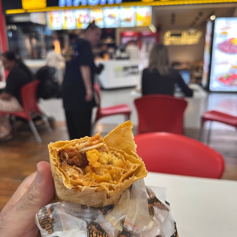 Kasap Döner Şubesinde Bayat Tavuk Dürümü Mide Rahatsızlığına Yol Açtı