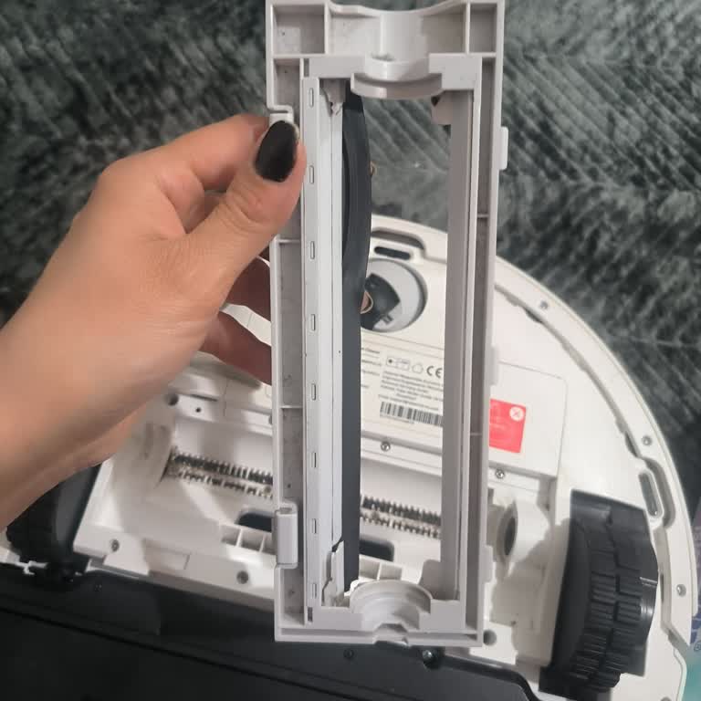 Roborock Alt Fırça Kapağı Kısa Sürede Kırıldı, Garanti Dışı Red Kabul Edilemez