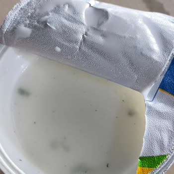 Özgüllü 200 Ml Kutu Ayranın İçinden Çamur, Ot ve Çeşitli Pislikler Çıktı