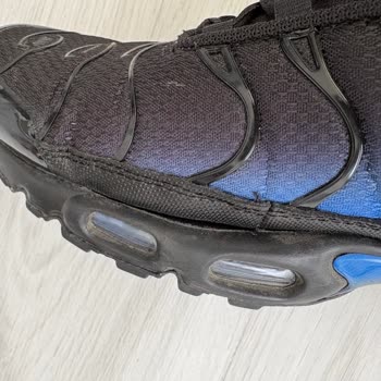 Barçın Nike Mağazasında Air Max Plus Ayakkabısının Kısa Sürede Açılması Ve Yanıltıcı Cevap