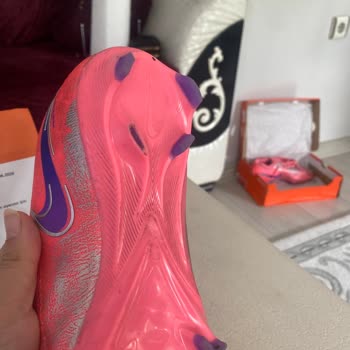 Nike Krampon Dişleri Tek Kullanımda Kırıldı, Garanti Reddi Mağduriyetine Karşı İade Talebi