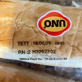 Migros Hemen Sanal Market’te Son Kullanma Tarihi Geçmiş Ve Küflenmiş UNO Ekmeği