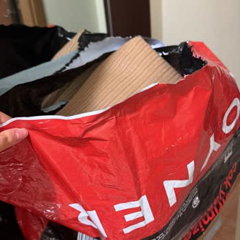 Boyner'den Gelen Çantalar Pazar Poşetiyle Kargolandı Ve Yanlış Ürün Gönderildi