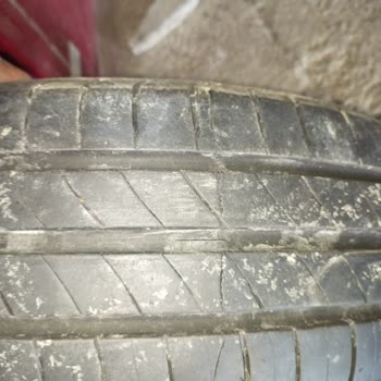 Kumho Yaz Lastiklerinde Üretim Hatası: Tekrarlayan Çatlak Ve Yarılanma