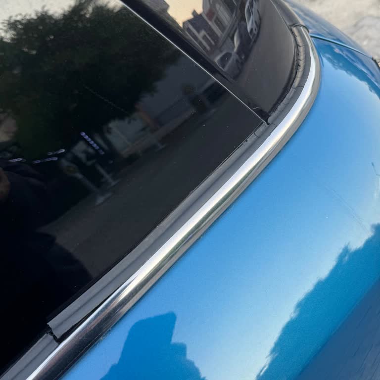 Mini Arka Cam Fitilleri Parçalanıyor Yetkili Servis Çözüm Sunmuyor