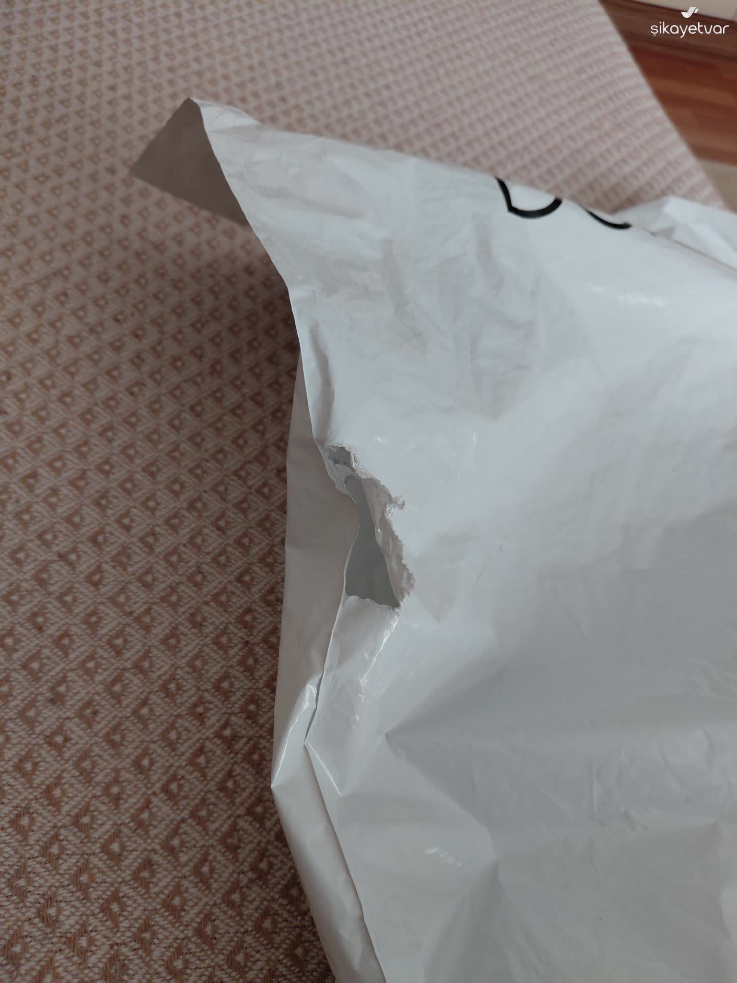 Hepsijet'in Delinen Paketleri Ve Cevapsız Şikayet - Şikayetvar