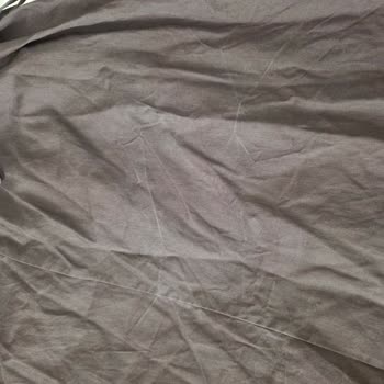 Kısa Sürede Oluşan Beyaz Çizgiler Ve Kumaş Kırılmaları Nedeniyle Elbise Değişimi Talep Ediyorum