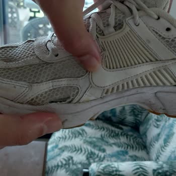 Nike Zoom Vomero Sneaker Kısa Sürede Yanlardan Sökülme Ve Mağaza Reddetmesi