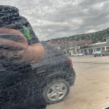 Şok Marketten Fakir Hızlı Cila Aracımda Kalıcı İz Ve Leke Bıraktı, Piyasadan Çekilmesi Gerekiyor