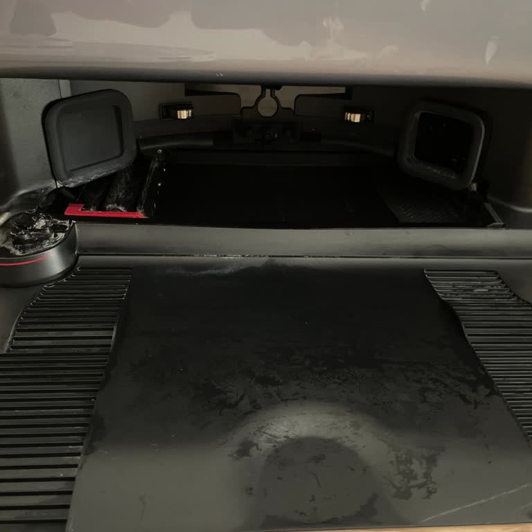 Roborock S8 Maxv Ultra Yan Fırçası Bozuk, Servis Üç Ay Sürüyor Ve Yanlış İstasyon Gönderildi