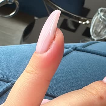 Enfeksiyonlu Tırnak Uygulaması Ve İlgisiz Yaklaşım