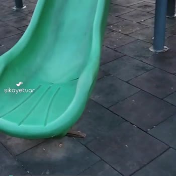 Adana Sarıçam Belediyesi Orhangazi Mahallesi'nde Oyun Parkının Hasarlı Olması