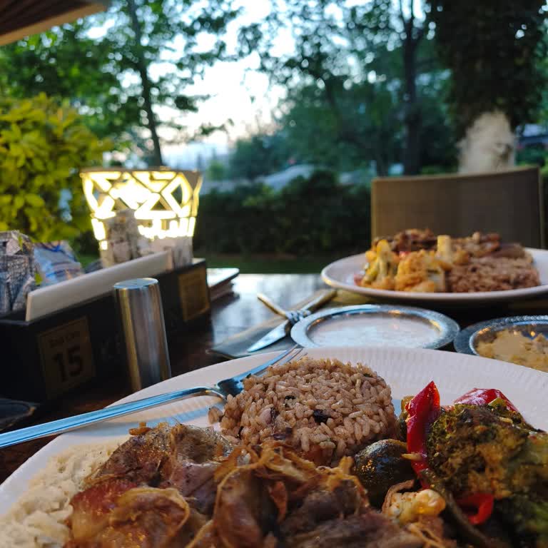 Kervan Pastaneleri Kalitesiz Yemek Ve Gergin Servis Ortamı