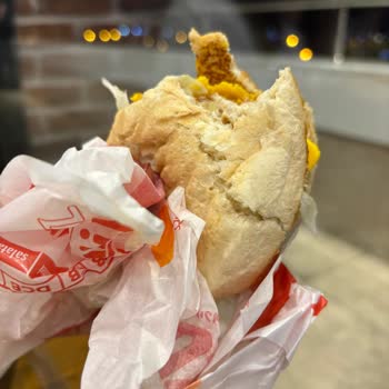 Çiğ Ekmek Ve Kuru Tavuklu Hamburger İçin İade Ve Telafi Talebi