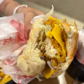 Çiğ Ekmek Ve Kuru Tavuklu Hamburger İçin İade Ve Telafi Talebi