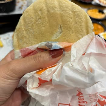Çiğ Ekmek Ve Kuru Tavuklu Hamburger İçin İade Ve Telafi Talebi