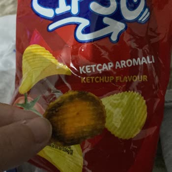Paket Sonunda Yanmış Kara Cips: Gıda Güvenliği Endişesi