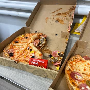 Yemeksepeti'nde Dökülen Pasaport Pizza Siparişi İçin İade Talebi