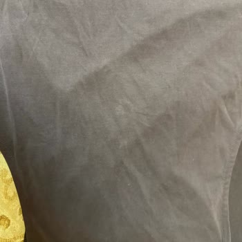 Oysho Mağazasında Yağ Lekesi İddiasıyla Tişört İadesi Reddi
