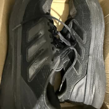 Onarılmadığı Halde Geri Gelen Ayıplı Adidas Ayakkabı İçin Değişim Talebi