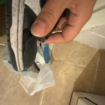 Nike Çocuk Ayakkabısının Yedi Ayda Topuk Yırtılması