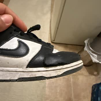 Nike Çocuk Ayakkabısının Yedi Ayda Topuk Yırtılması
