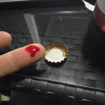 Bud Birasının Aşırı Sert Kapakları Elimi Kesti: Güvenlik Sorunu Ve Özür Beklentisi