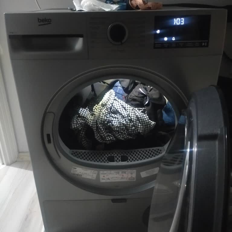 Beko Kurutma Makinesinde Sürekli Sigorta Atması Ve Kapak Açması İade Talebi