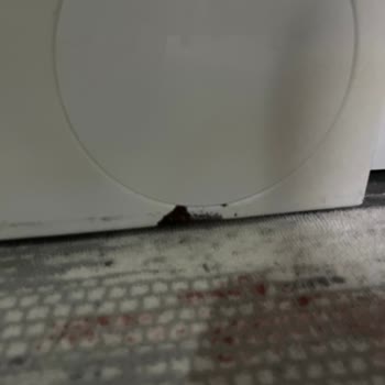 Bosch Çamaşır Makinesinin Kapağındaki Pas Ve Haksız Ücret Talebi