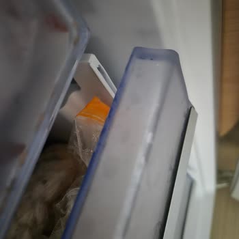 Beko 670514EI Buzluk Çekmecesi Yerinden Çıktı Garanti Kapsamında Ücretsiz Değişim Talebi