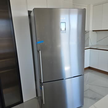 Siemens Buzdolabının Kapak Göçüğü İçin Sadece Parça Değişimi Teklifi Kabul Edilemez